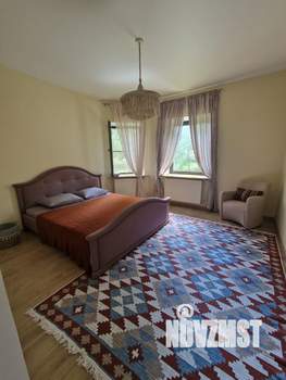 Коттедж 200м², 2-этажный, на длительный срок, 