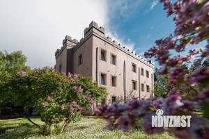 Дом 1200м², 3-этажный, посуточно, 