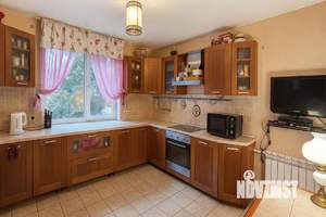 Дом 245м&sup2;, 3-этажный, на длительный срок, 