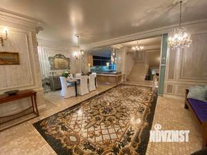 Таунхаус 360м², 3-этажный, на длительный срок, 