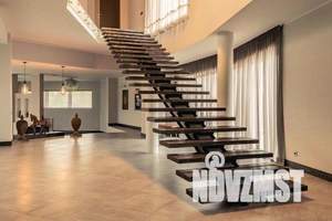 Дом 800м&sup2;, 3-этажный, на длительный срок, 