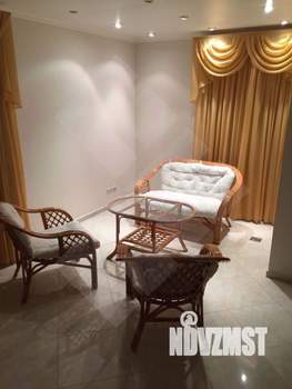 Коттедж 500м&sup2;, 2-этажный, на длительный срок, 