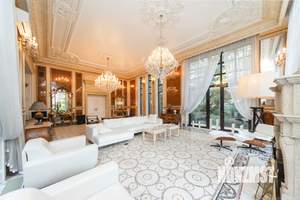 Дом 860м&sup2;, 3-этажный, на длительный срок, 