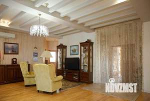 Дом 300м², 2-этажный, на длительный срок, 