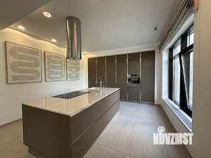 Коттедж 300м², 2-этажный, на длительный срок, 