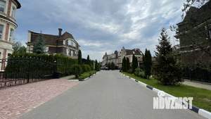 Таунхаус 300м², 3-этажный, на длительный срок, 