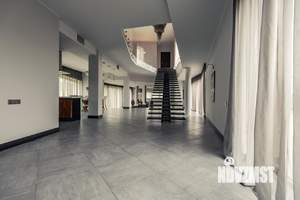 Коттедж 890м², 3-этажный, на длительный срок, 