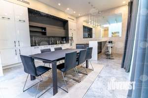 Таунхаус 385м&sup2;, 2-этажный, на длительный срок, 