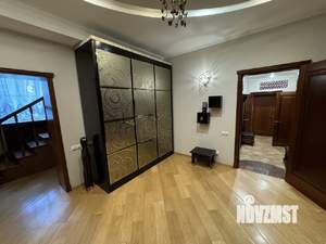 Коттедж 350м&sup2;, 3-этажный, на длительный срок, 