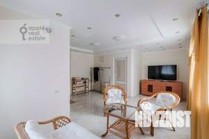 Дом 320м&sup2;, 3-этажный, на длительный срок, 