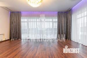 Коттедж 1100м&sup2;, 2-этажный, на длительный срок, 