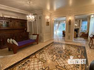 Таунхаус 360м², 3-этажный, на длительный срок, 