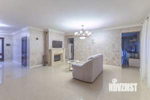 Коттедж 400м&sup2;, 2-этажный, на длительный срок, 