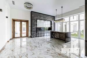 Дом 1300м&sup2;, 3-этажный, на длительный срок, 