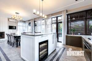 Коттедж 360м², 2-этажный, на длительный срок, 