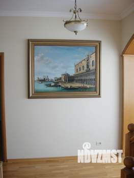 Дом 500м&sup2;, 2-этажный, на длительный срок, 