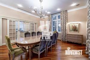 Коттедж 800м&sup2;, 3-этажный, на длительный срок, 