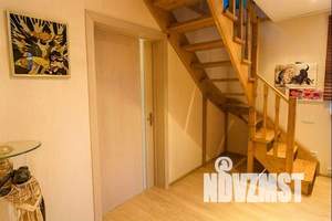 Дом 245м&sup2;, 3-этажный, на длительный срок, 