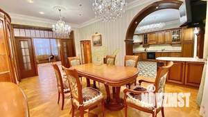 Дом 1300м&sup2;, 3-этажный, посуточно, 