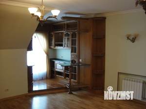 Дом 500м², 2-этажный, на длительный срок, 