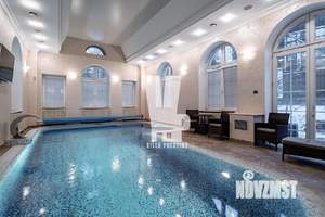 Коттедж 800м&sup2;, 3-этажный, на длительный срок, 