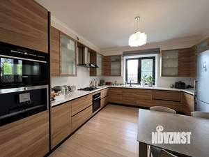 Коттедж 320м², 2-этажный, на длительный срок, 