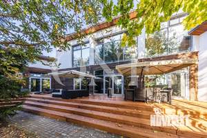 Дом 446м&sup2;, 3-этажный, на длительный срок, 