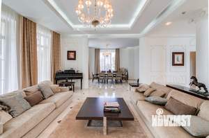 Коттедж 660м², 3-этажный, на длительный срок, 