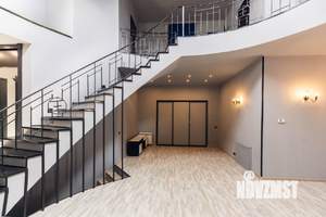 Дом 250м², 2-этажный, на длительный срок, 