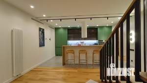 Таунхаус 280м&sup2;, 3-этажный, на длительный срок, 