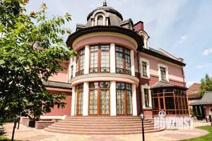 Коттедж 700м², 3-этажный, на длительный срок, 