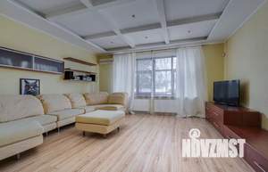 Дом 500м&sup2;, 3-этажный, посуточно, 