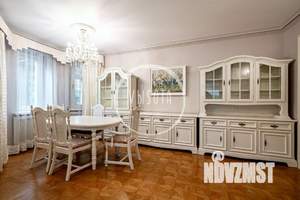 Коттедж 380м&sup2;, 2-этажный, на длительный срок, 