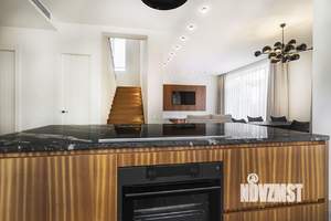 Дом 340м², 2-этажный, на длительный срок, 