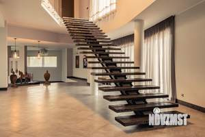 Дом 800м², 2-этажный, на длительный срок, 