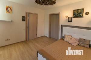 Дом 245м&sup2;, 3-этажный, на длительный срок, 