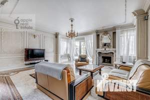 Таунхаус 364м², 3-этажный, на длительный срок, 