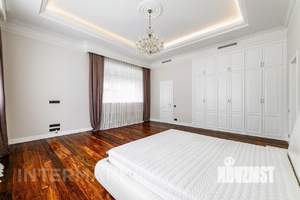 Коттедж 1000м², 3-этажный, на длительный срок, 