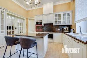 Дом 800м², 2-этажный, на длительный срок, 