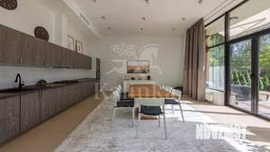 Таунхаус 400м&sup2;, 2-этажный, на длительный срок, 