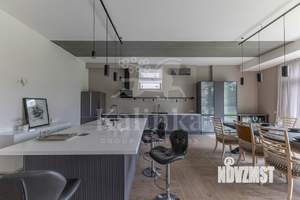 Дом 800м&sup2;, 2-этажный, на длительный срок, 