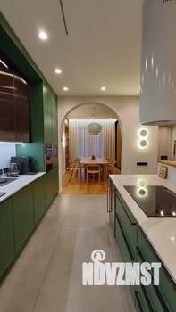 Таунхаус 280м&sup2;, 3-этажный, на длительный срок, 