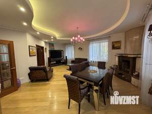 Коттедж 350м&sup2;, 3-этажный, на длительный срок, 