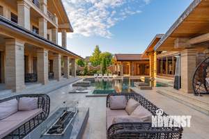 Дом 2000м&sup2;, 4-этажный, посуточно, 