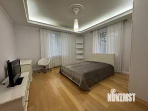 Коттедж 485м&sup2;, 3-этажный, на длительный срок, 