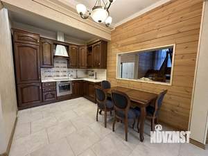 Таунхаус 300м², 3-этажный, на длительный срок, 