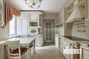 Дом 380м&sup2;, 2-этажный, на длительный срок, 