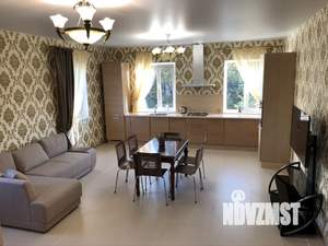 Таунхаус 140м², 3-этажный, на длительный срок, 