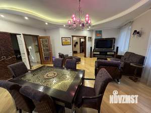 Коттедж 350м², 3-этажный, на длительный срок, 