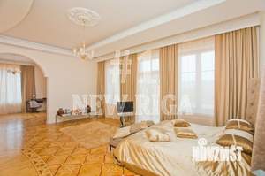 Коттедж 650м², 3-этажный, на длительный срок, 